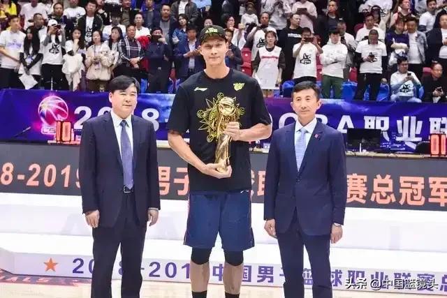 格勒布迪納